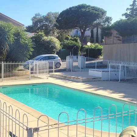 Moderne Dans Le Golfe De Saint-tropez